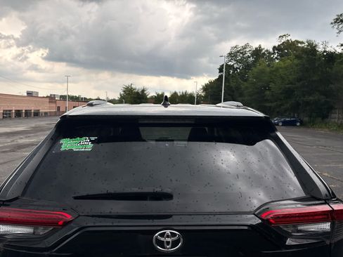 Used 2020 Toyota RAV4 XLE w/ Convenience Package FWD image 7