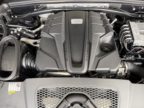Certified 2022 Porsche Macan GTS image 27