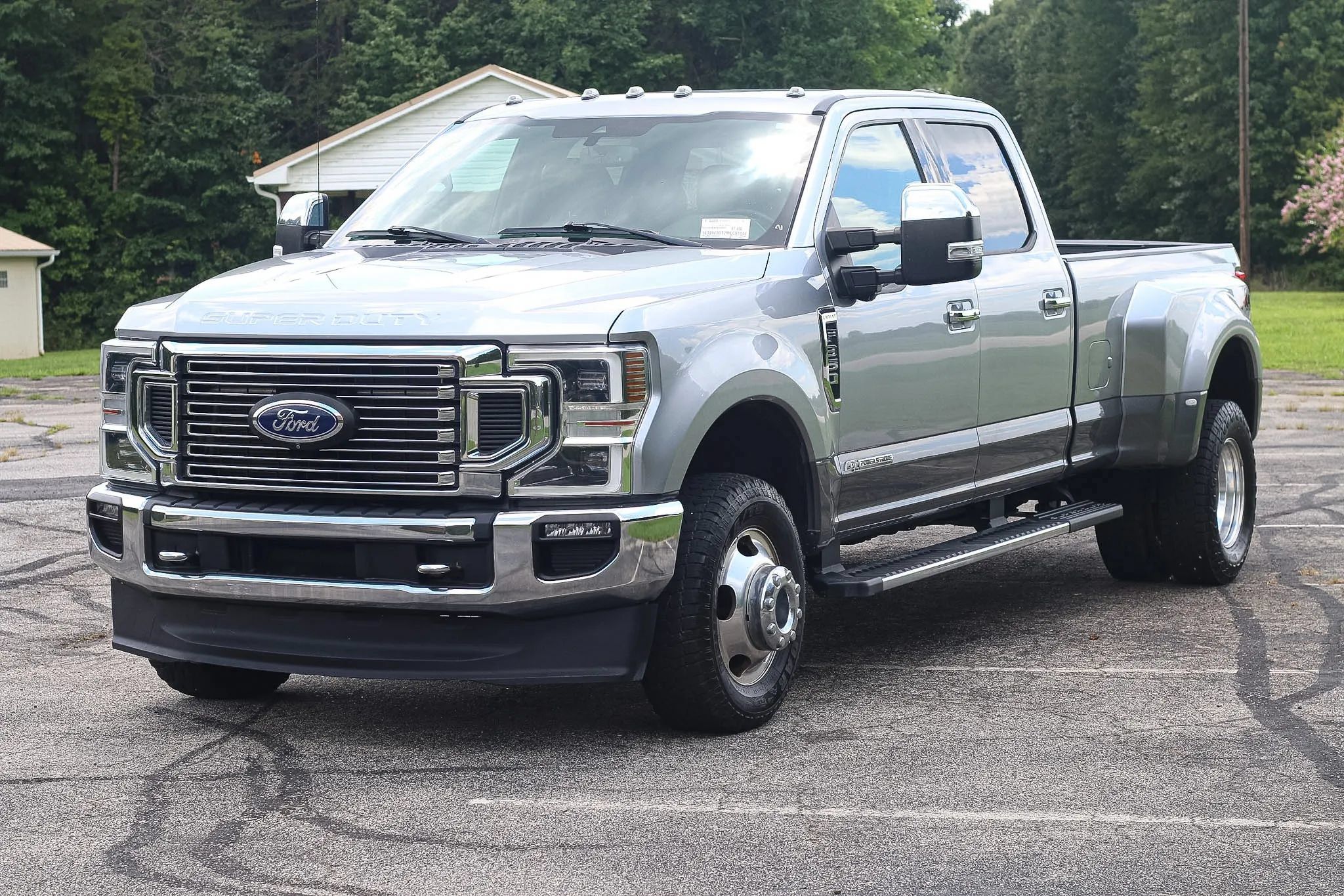 Used 2021 Ford F350 Lariat w/ Lariat Ultimate Package AWD/4WD image 4