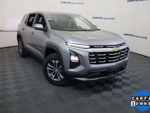 Used 2025 Chevrolet Equinox LT FWD image 2