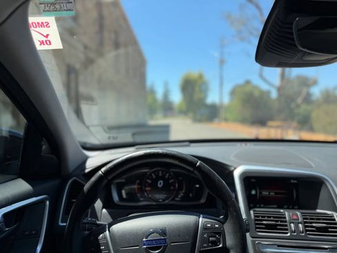Used 2016 Volvo XC60 T5 Platinum FWD image 41