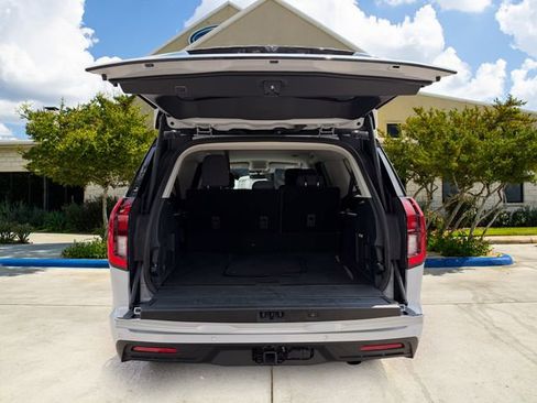 Used 2025 Ford Expedition Max Active RWD image 6