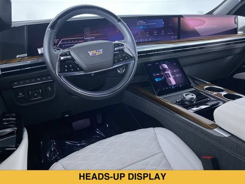 Used 2025 Cadillac Escalade Sport Platinum w/ LPO, Floor Liner Package AWD/4WD image 2