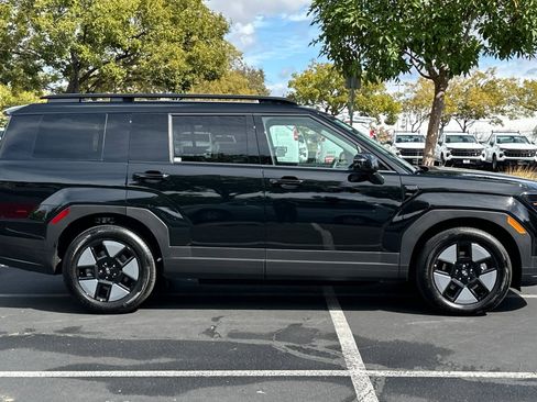 Certified 2025 Hyundai Santa Fe SEL image 2