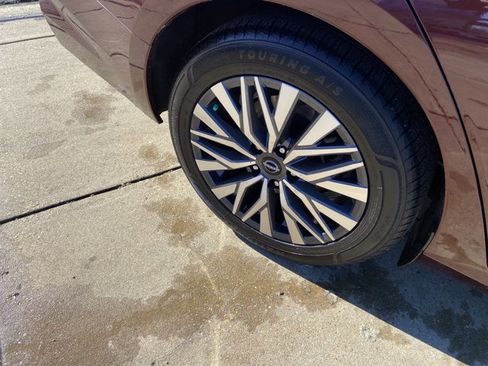 Used 2024 Nissan Altima 2.5 SV image 30