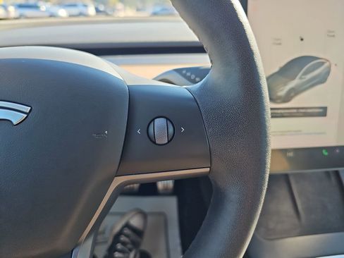 Used 2022 Tesla Model 3 image 22