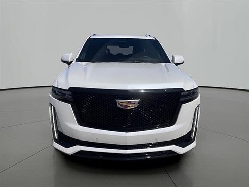Certified 2024 Cadillac Escalade Sport Platinum w/ Heavy-Duty Trailer Package AWD/4WD image 8
