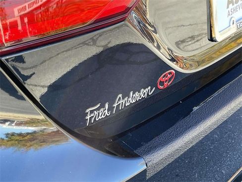 Used 2023 Toyota Camry SE image 11