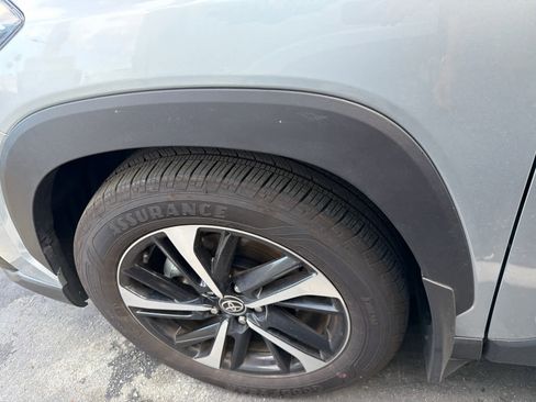 Used 2025 Toyota Corolla Cross AWD Hybrid image 20