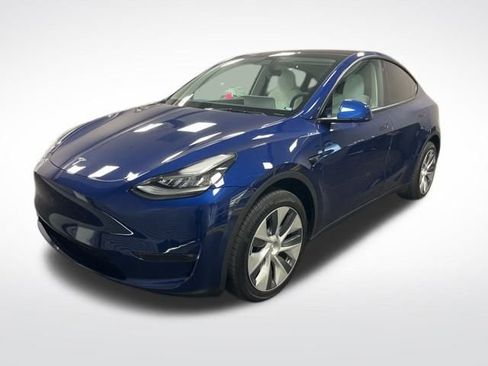 Used 2022 Tesla Model Y Long Range image 1