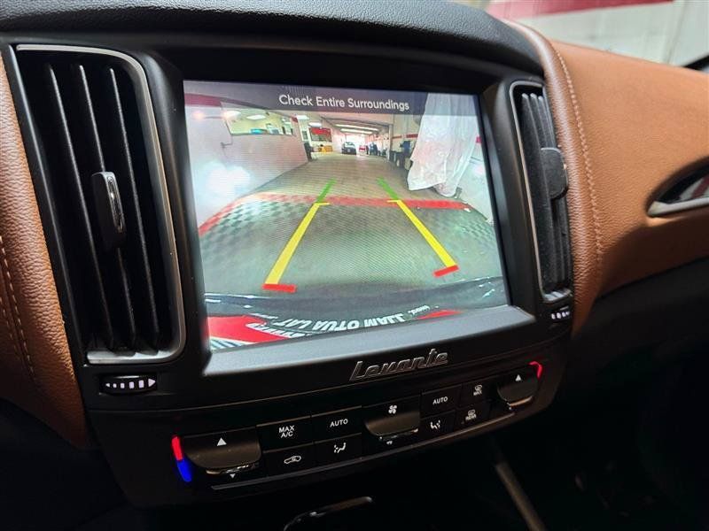 Used 2019 Maserati Levante AWD/4WD image 21