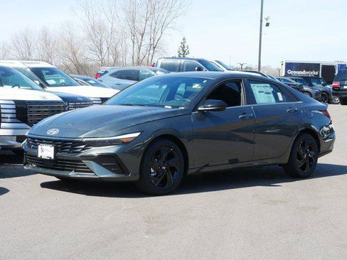 New 2026 Hyundai Elantra SEL Sport Premium FWD image 2