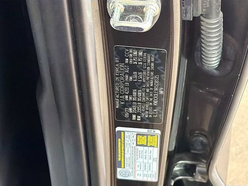 Used 2024 Kia Niro EX FWD image 32