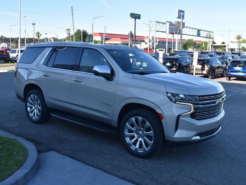 Used 2021 Chevrolet Tahoe Premier w/ Premium Package image 16