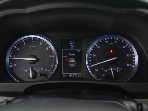 Used 2016 Toyota Highlander XLE AWD/4WD image 30