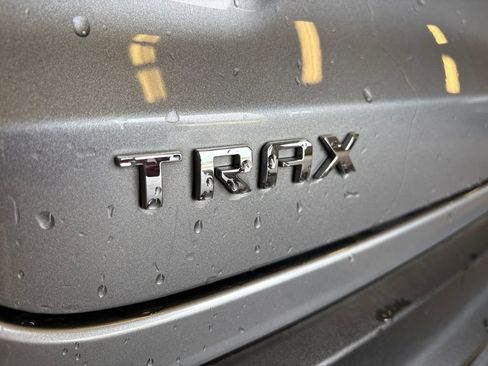Used 2024 Chevrolet Trax LS FWD image 46