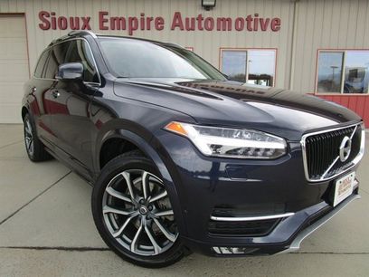Used 2017 Volvo XC90 T6 Momentum w/ Vision Package