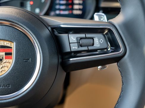 Certified 2026 Porsche Macan image 24