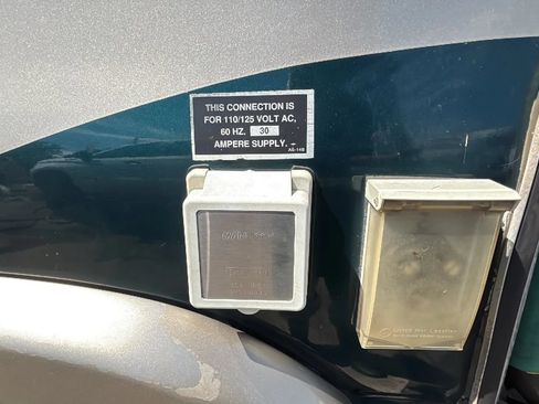 Used 2000 Ford E-350 and Econoline 350 Extended Super Duty RWD image 49
