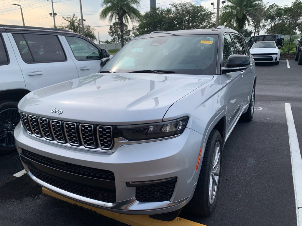 Used 2024 Jeep Grand Cherokee L Summit AWD/4WD image 1