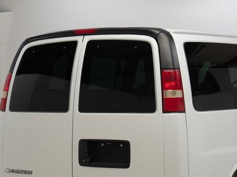 Used 2016 Chevrolet Express 3500 LT w/ LT Preferred Equipment Group image 12