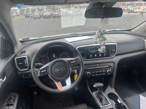 Used 2020 Kia Sportage LX image 11