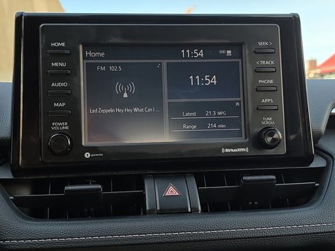 Used 2020 Toyota RAV4 XLE image 15