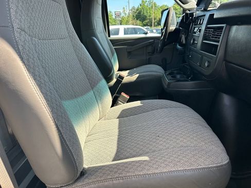 Used 2016 Chevrolet Express 3500 RWD image 14