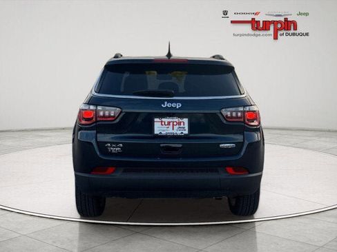 Used 2024 Jeep Compass Latitude image 4