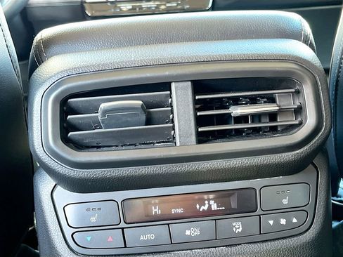Used 2025 Honda Pilot Elite image 27