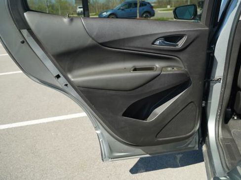 Used 2023 Chevrolet Equinox LT FWD image 16