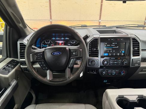 Used 2017 Ford F250 XLT w/ XLT Premium Package AWD/4WD image 10