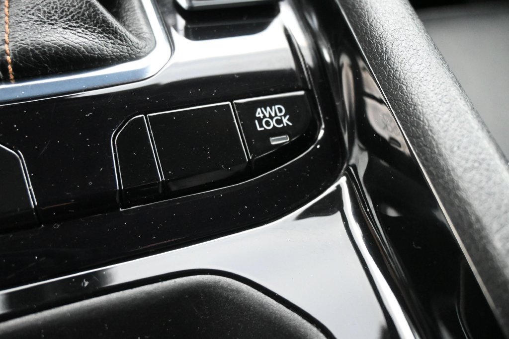 Used 2022 Jeep Compass Limited AWD/4WD image 15
