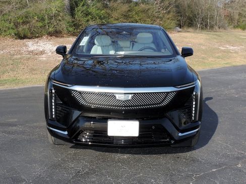 New 2026 Cadillac Optiq Luxury 2 image 2