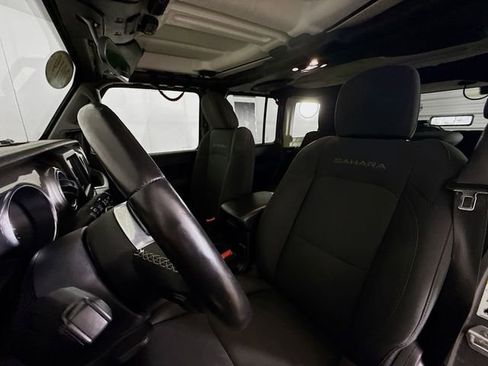 Used 2019 Jeep Wrangler Unlimited Sahara w/ Cold Weather Group AWD/4WD image 22