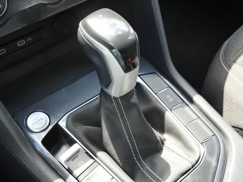 Used 2022 Volkswagen Tiguan S AWD/4WD image 25