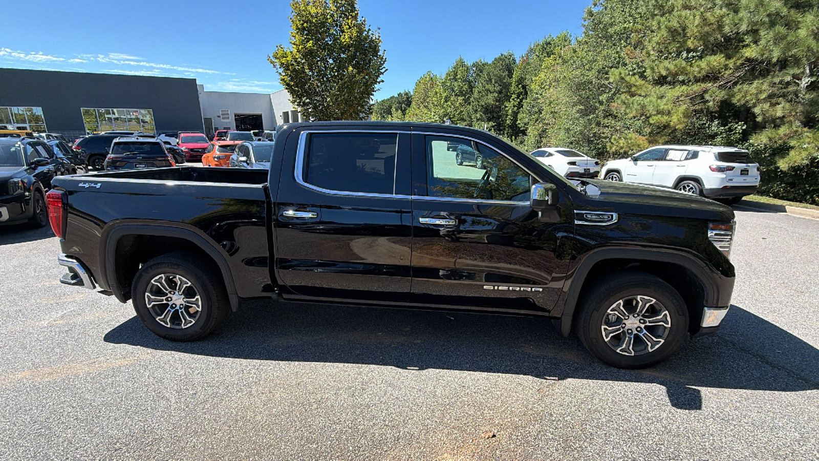 Used 2025 GMC Sierra 1500 SLT AWD/4WD image 7