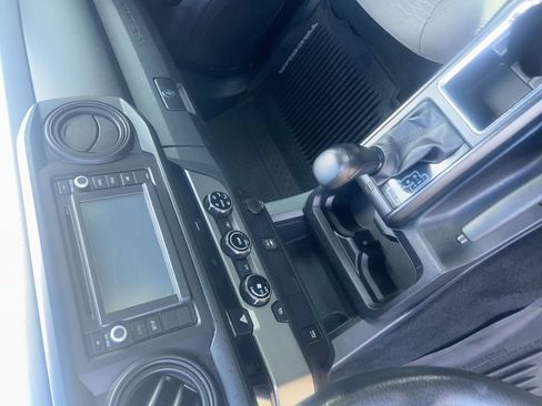 Used 2017 Toyota Tacoma SR RWD image 4