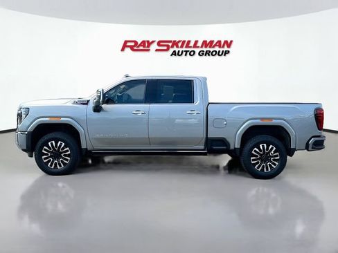 Used 2025 GMC Sierra 2500 Denali w/ Denali Reserve Package AWD/4WD image 4