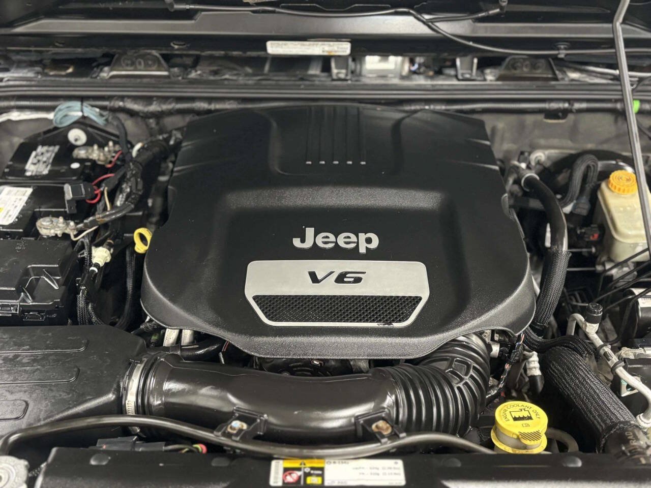 Used 2014 Jeep Wrangler Unlimited Sport AWD/4WD image 11