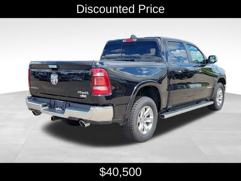 Used 2022 RAM 1500 Laramie AWD/4WD image 3