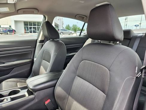 Used 2024 Nissan Altima 2.5 SV FWD image 12