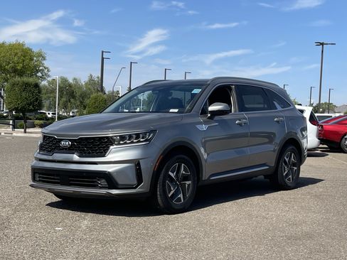 Used 2021 Kia Sorento EX FWD image 2