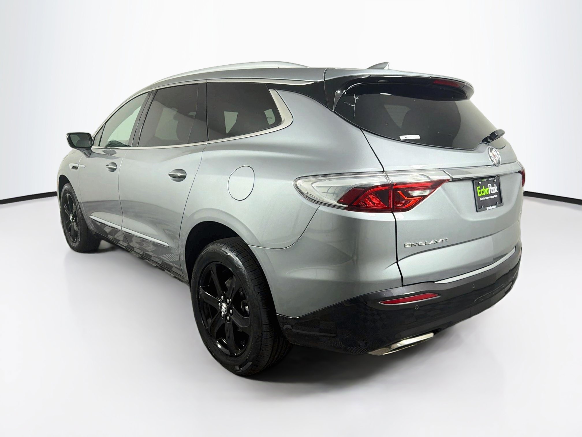 Used 2024 Buick Enclave Essence w/ Sport Touring Edition FWD image 5