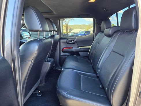 Used 2019 Toyota Tacoma SR image 16