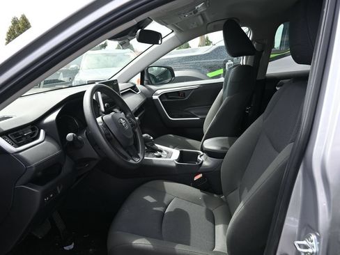 Used 2025 Toyota RAV4 LE AWD/4WD image 10