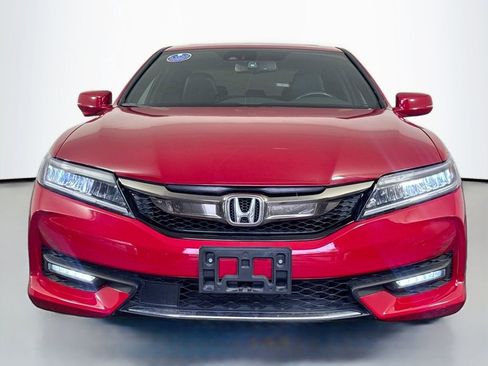 Used 2017 Honda Accord Touring image 2