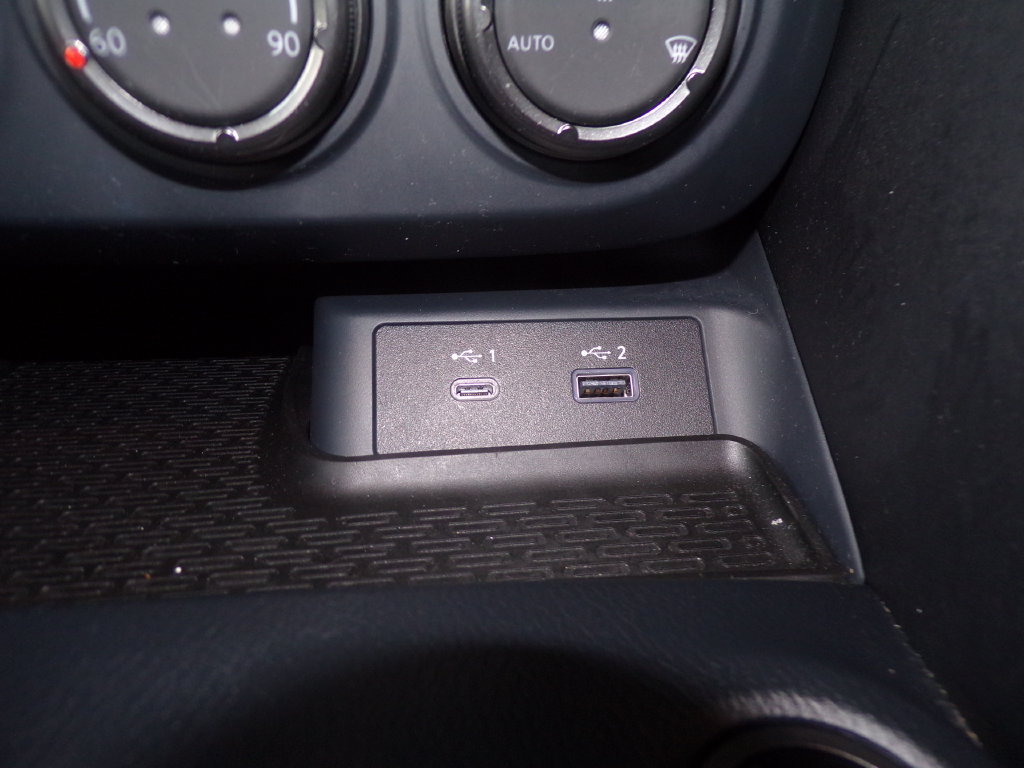 Used 2024 Nissan Z Performance w/ Floor Mat Package RWD image 16