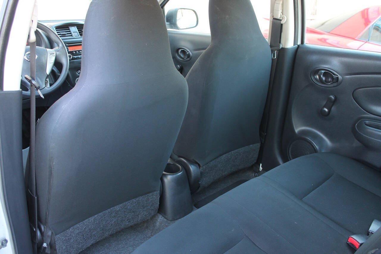 Used 2015 Nissan Versa S Plus FWD image 25