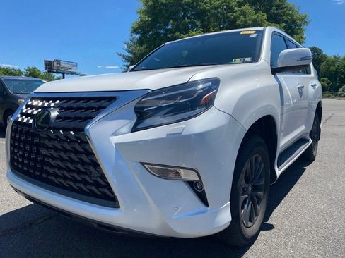 Used 2023 Lexus GX 460 Premium w/ Premium Package AWD/4WD image 2